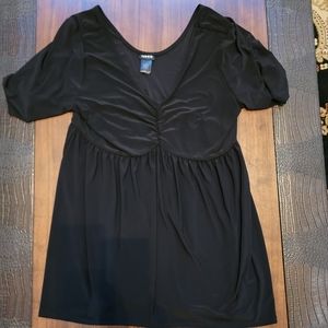 Torrid top size 2 black NWOT